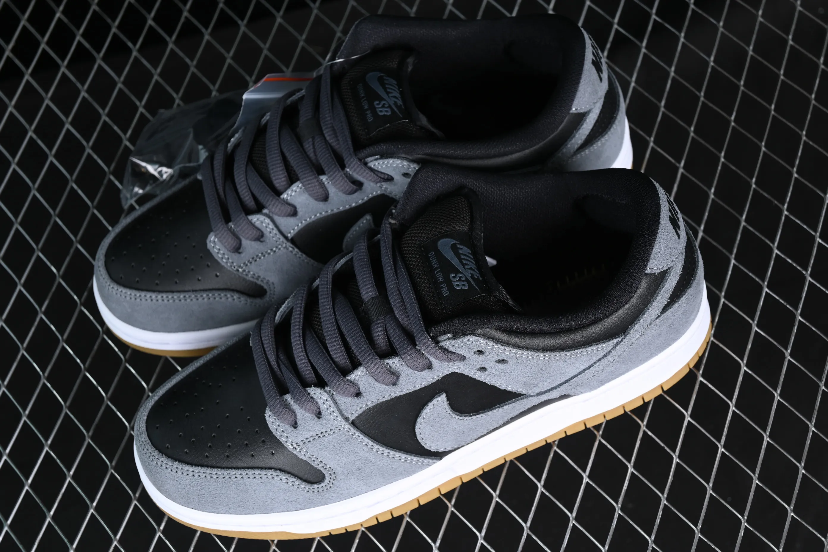 All categories Nk SB Dunk series Nk SB Dunk Low low-top sneakers Nk SB Dunk Low TRD haze wolf gray SB smashed backboard high-top sneakers AR0778-001